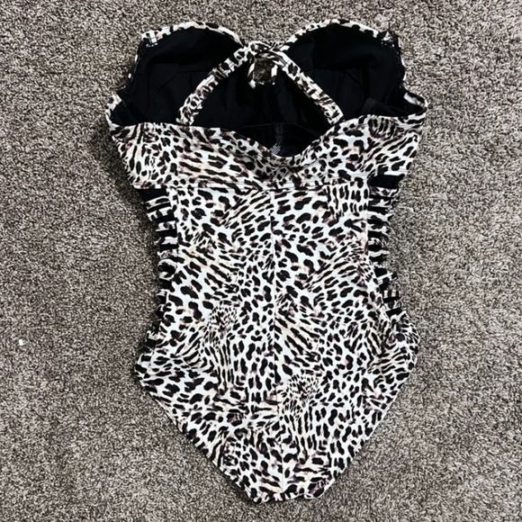 Torrid Slim FX Leopard Print One Piece Swimsuit Sz 1 14/16 SlimFX Cheetah - Picture 6 of 11